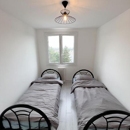 Appartement Spacieux Avec Balcon Saint-Fons Exteriör bild