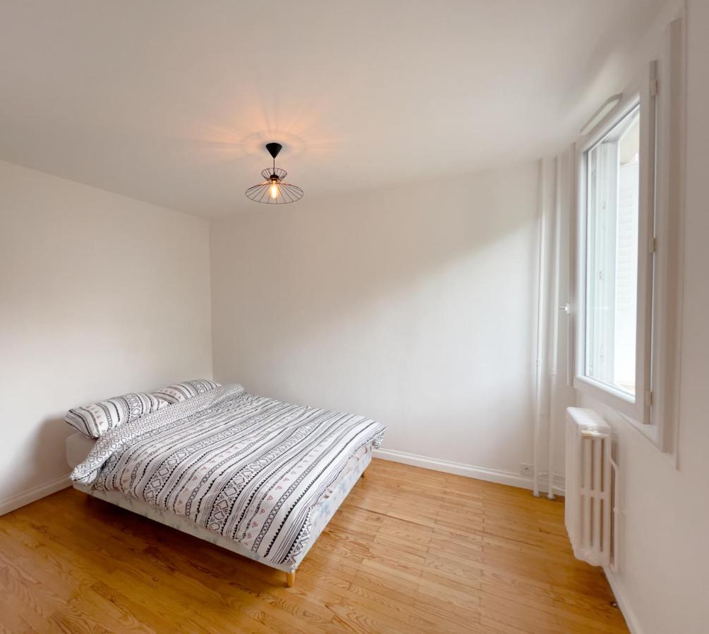 Appartement Spacieux Avec Balcon Saint-Fons Exteriör bild